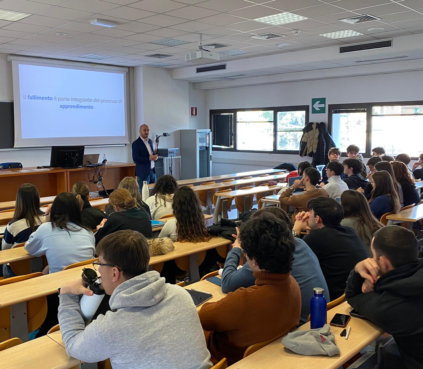 Roberto De Angelis all'Universit&agrave; di Bologna